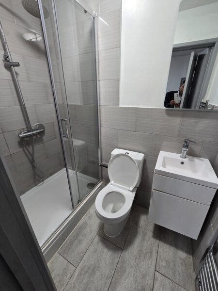 8A chapel rd Ilford London IG1 2AG