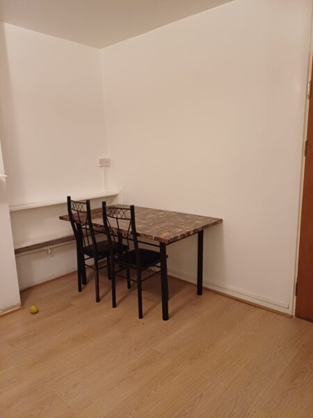 One Bed Flat for Rent – E2 6LP