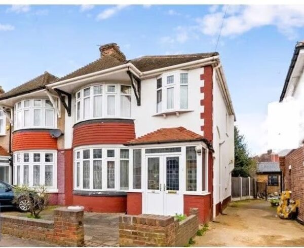 3 Bedroom House To Let, IG3
