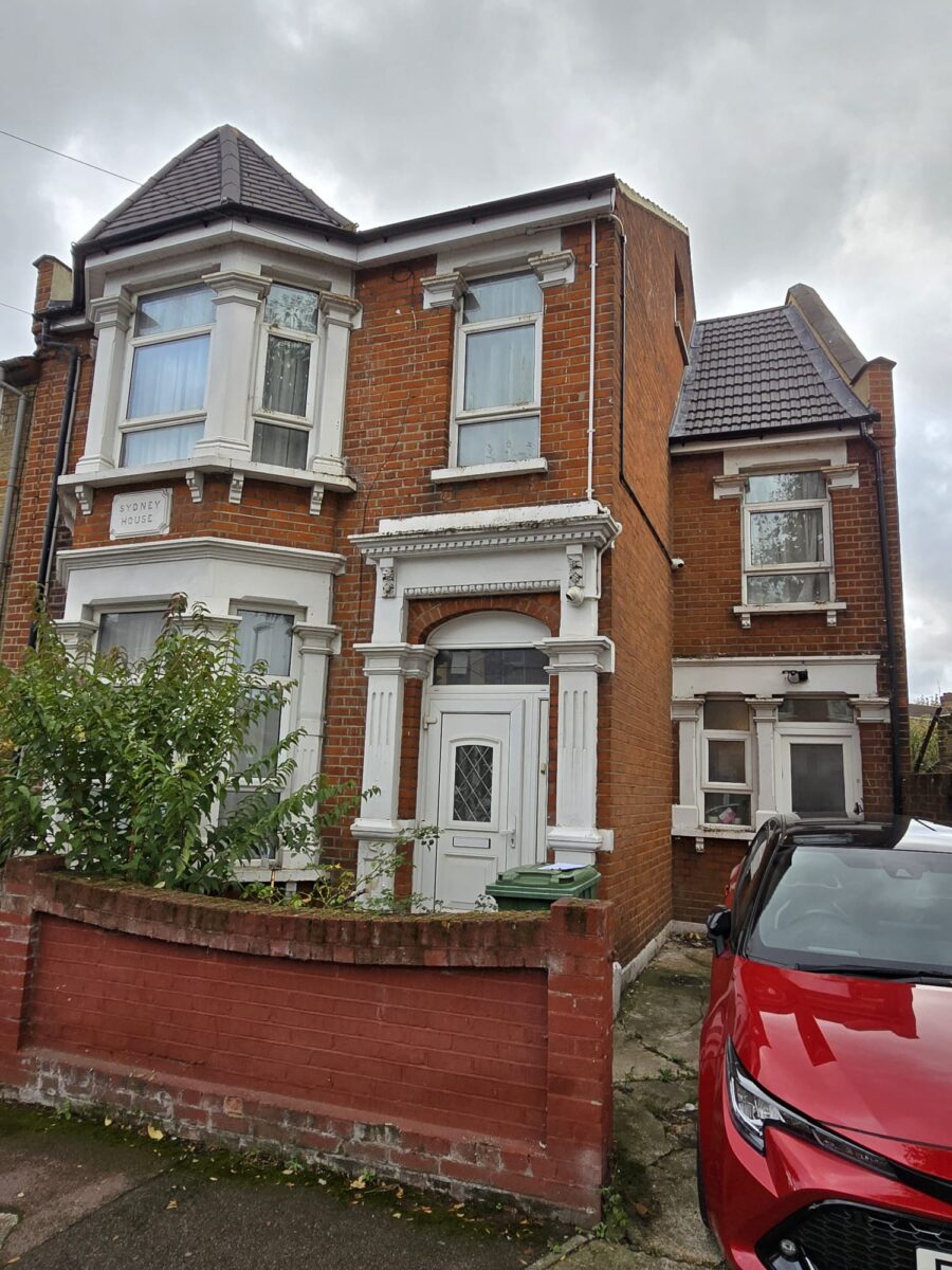 5 Bed Semi Detatched House For Sale E12