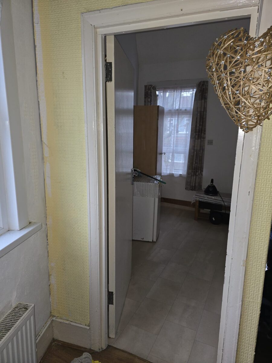 5 Bed Semi Detatched House For Sale E12