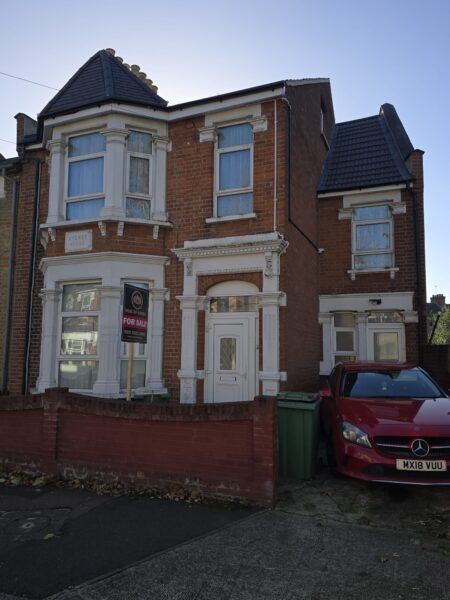 5 Bed Semi Detatched House For Sale E12