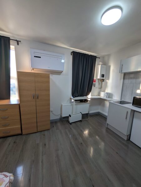 Studio Flat To Let, IG1 2AG