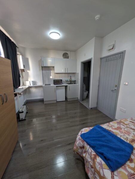 Studio Flat To Let, IG1 2AG