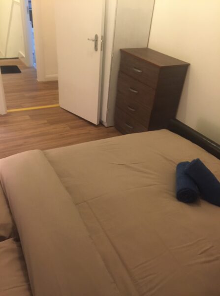 2 Double Roo Flat Next to Canning Town Station