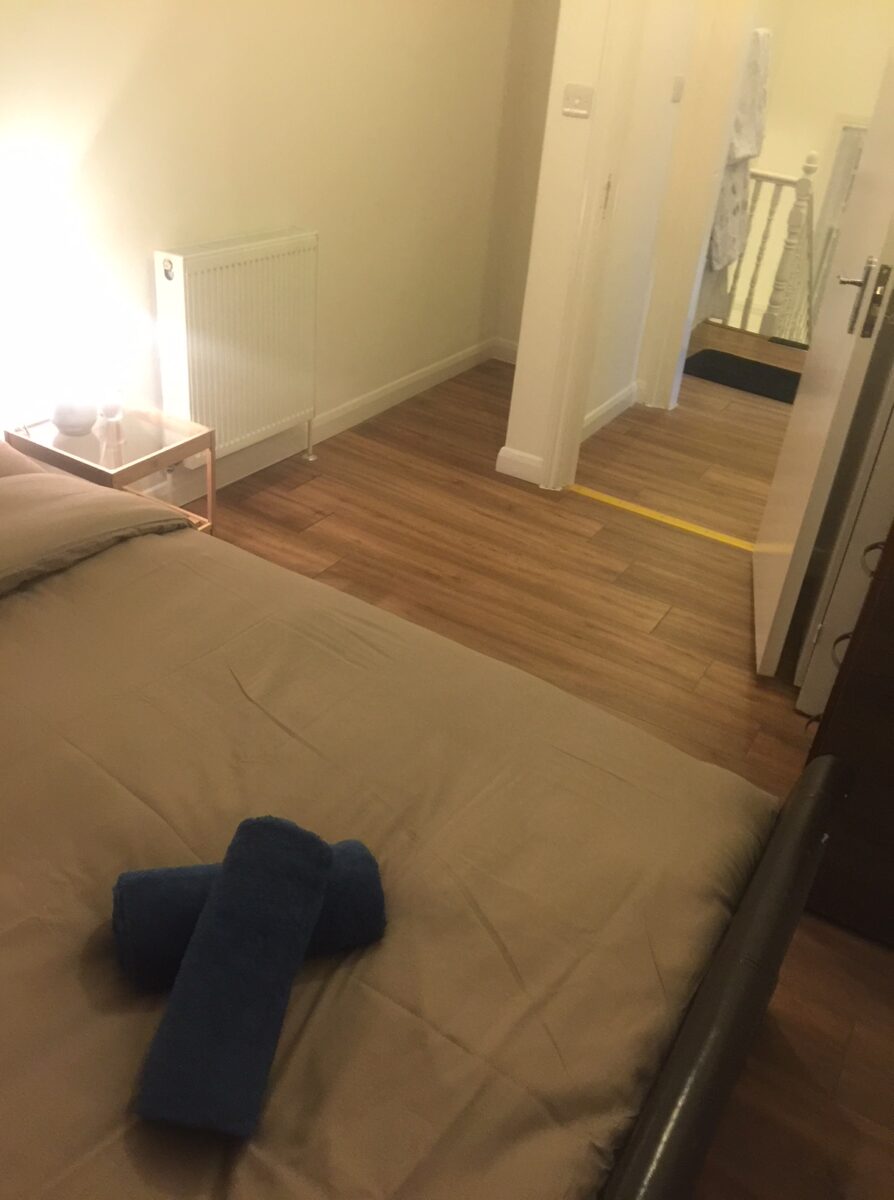 2 Double Roo Flat Next to Canning Town Station