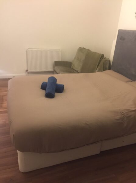 2 Double Roo Flat Next to Canning Town Station