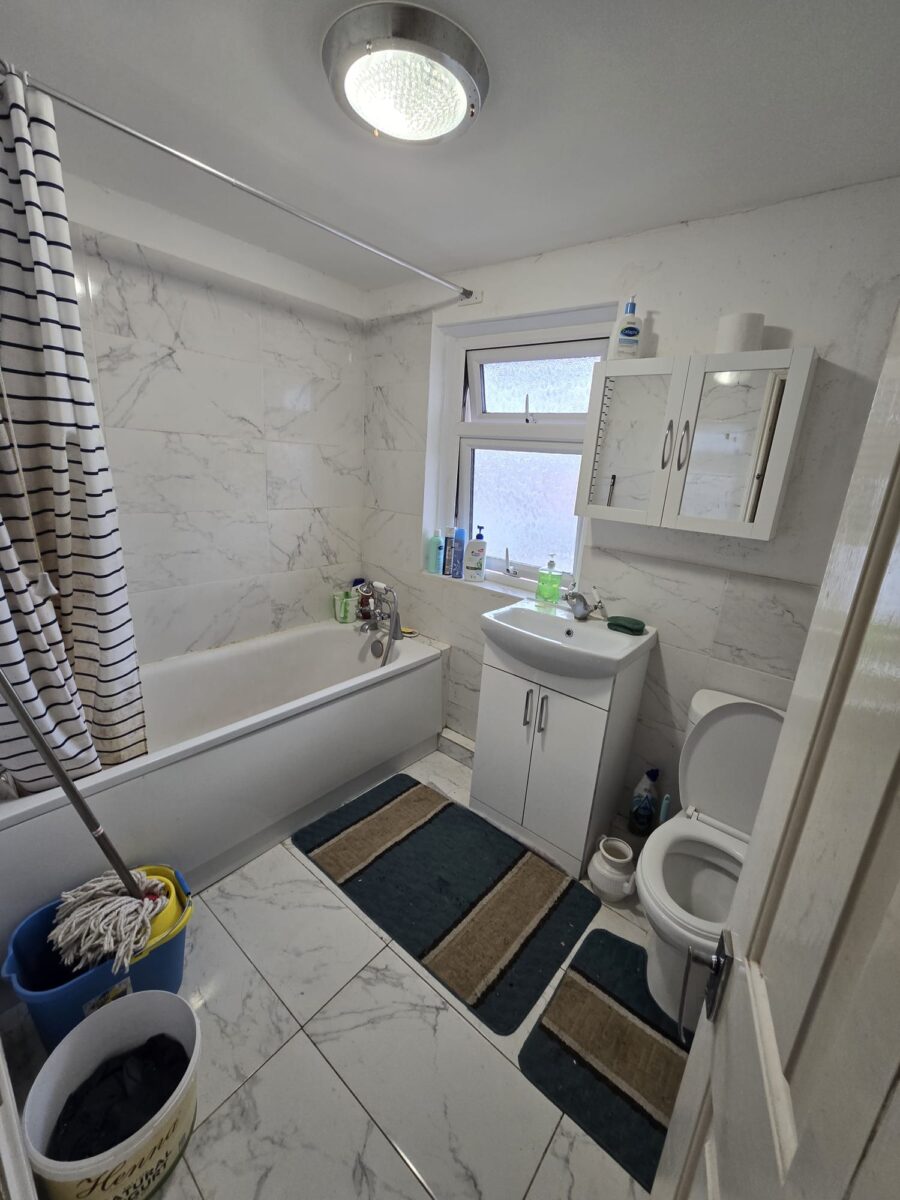 5 Bedroom House For Sale, IG11