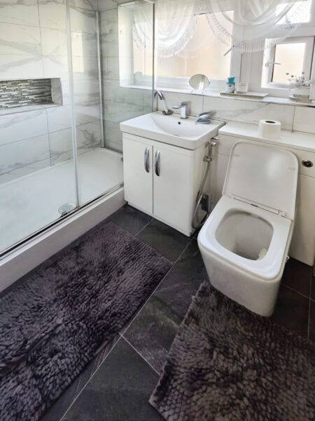 3 Bedroom Flat in IG11 £2300