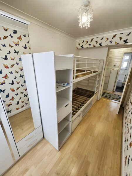 3 Bedroom Flat in IG11 £2300