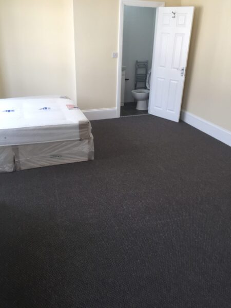 Multiple En-Suite Rooms Available in Shared House