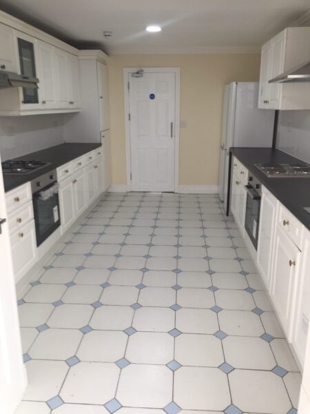 Multiple En-Suite Rooms Available in Shared House