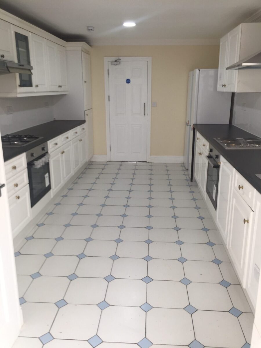 Multiple En-Suite Rooms Available in Shared House