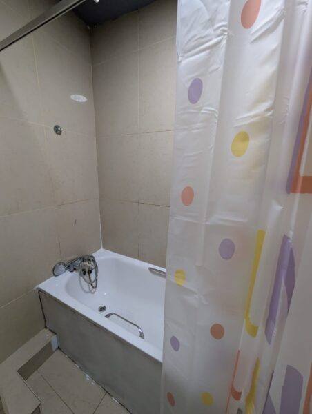 2 BEDROOM KITCHEN AND BATHROOM IN E16 4HQ