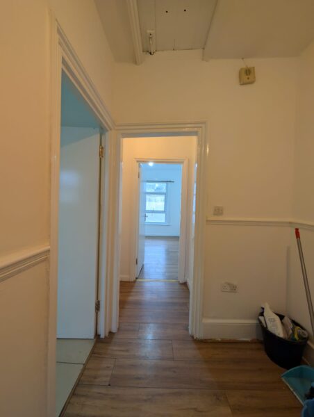 2 BEDROOM KITCHEN AND BATHROOM IN E16 4HQ