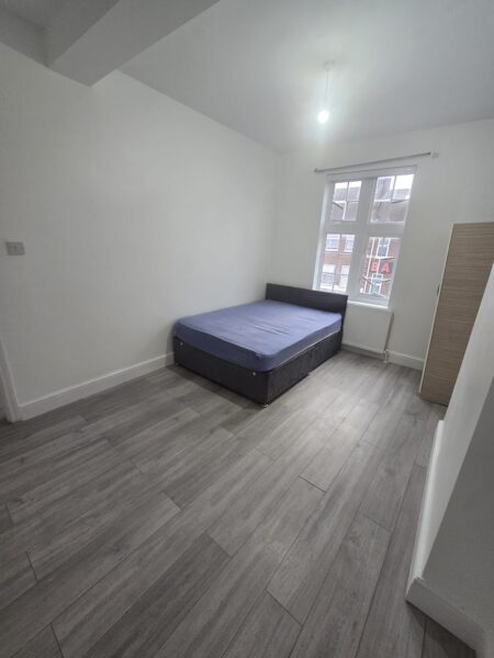 Fully Furnished 3 Bedroom Flat to Rent, IG11