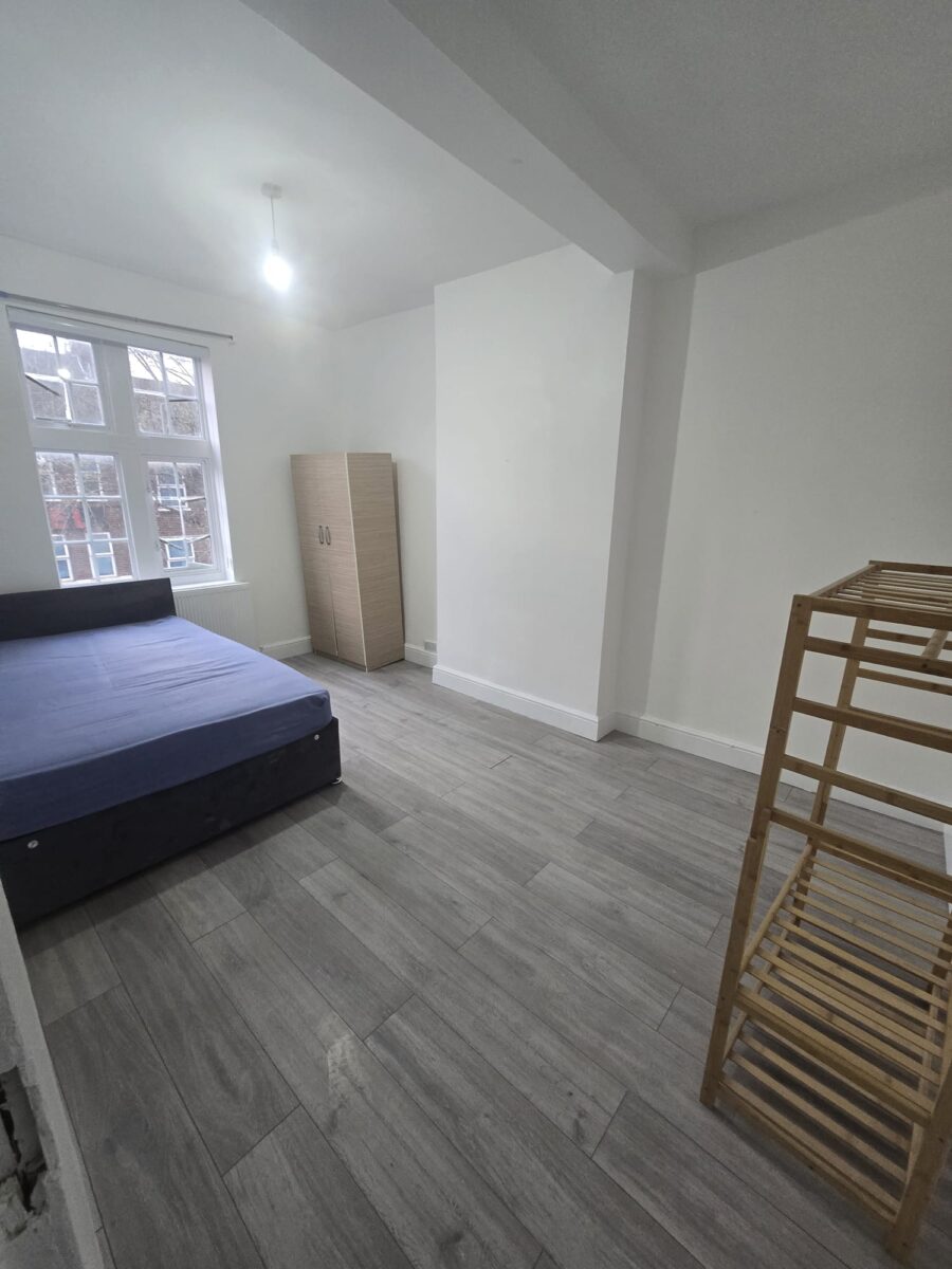 Fully Furnished 3 Bedroom Flat to Rent, IG11