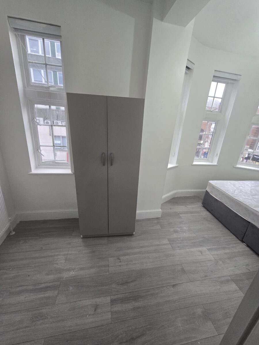 Fully Furnished 3 Bedroom Flat to Rent, IG11