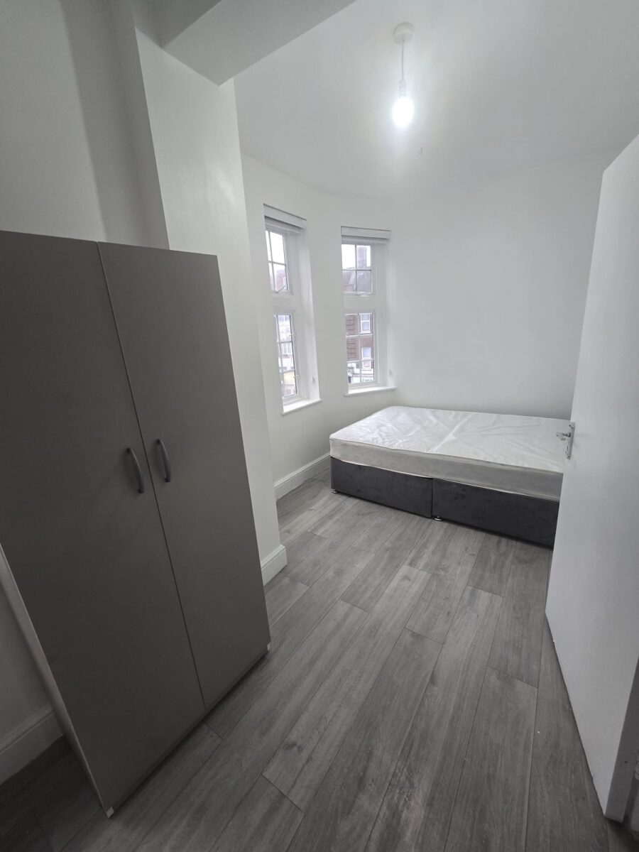 Fully Furnished 3 Bedroom Flat to Rent, IG11