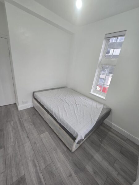 Fully Furnished 3 Bedroom Flat to Rent, IG11