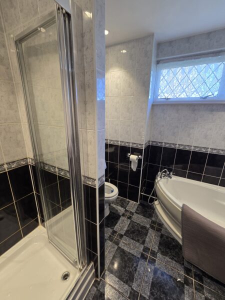 Spacious 3-Bedroom Family Home for Rent – Available Immediately