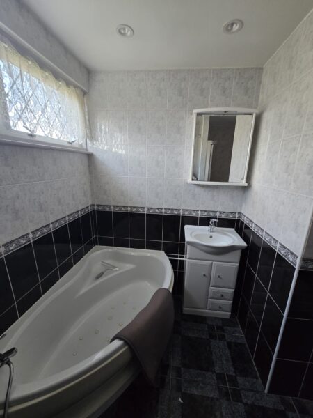 Spacious 3-Bedroom Family Home for Rent – Available Immediately