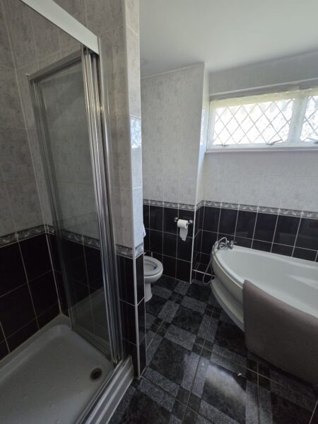 Spacious 3-Bedroom Family Home for Rent – Available Immediately