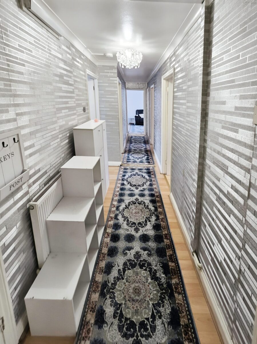 3 Bedroom Flat in IG11 £2300