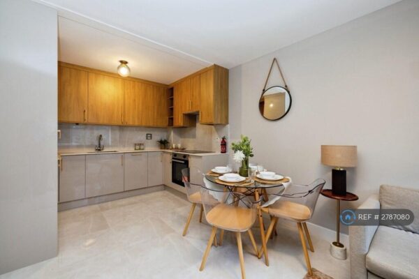 37 Skyline Plaza, 80 Commercial Road E1 1NY