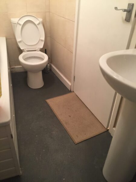 3 Bedroom with Bathroom and Kitchen to share with   Bills £2300