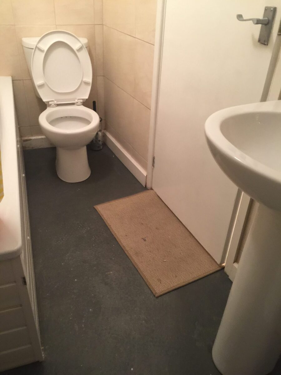 3 Bedroom with Bathroom and Kitchen to share with   Bills £2300