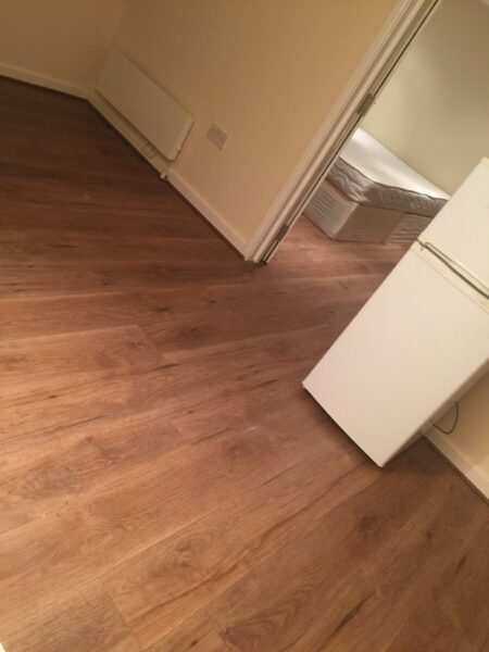 3 Bedroom with Bathroom and Kitchen to share with   Bills £2300