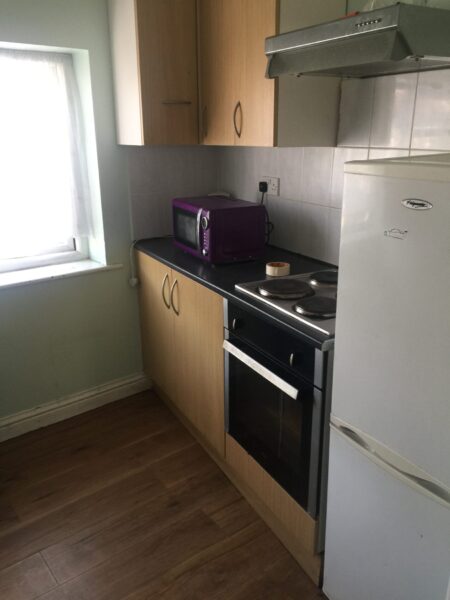 3 Bedroom with Bathroom and Kitchen to share with   Bills £2300