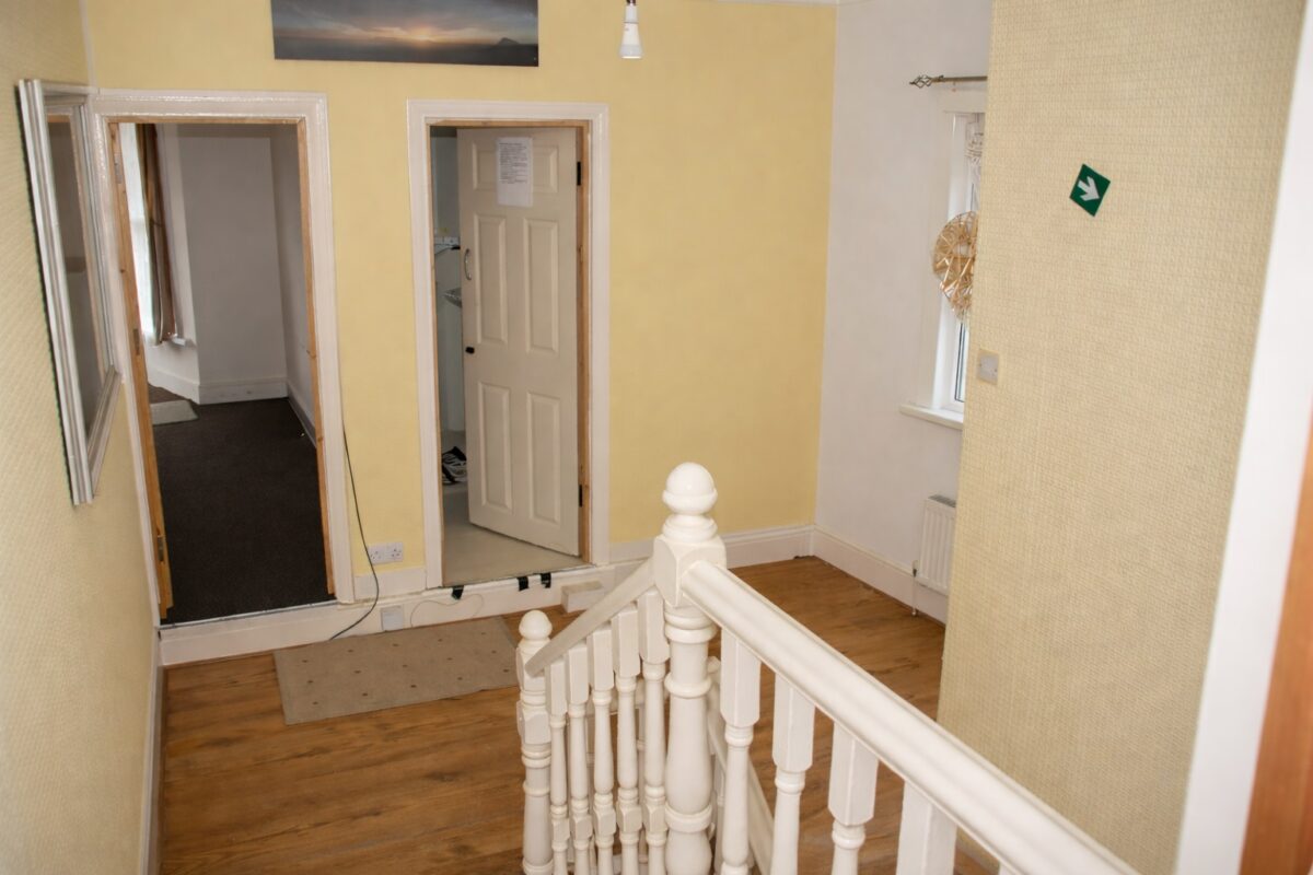 5 Bed Semi Detatched House For Sale E12