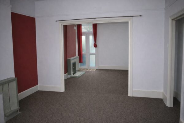 5 Bed Semi Detatched House For Sale E12