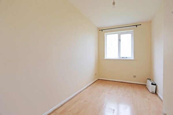 2 Bedroom Flat for Rent, IG11