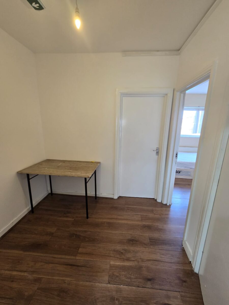 3 Bedroom with Bathroom and Kitchen to share with  Bills £2000