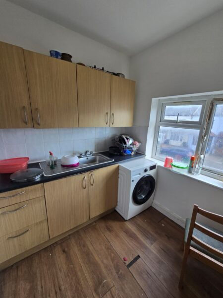 3 Bedroom with Bathroom and Kitchen to share with  Bills £2000