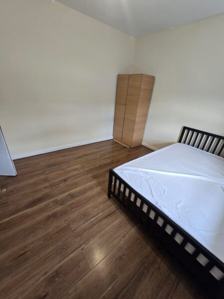 3 Bedroom with Bathroom and Kitchen to share with  Bills £2000
