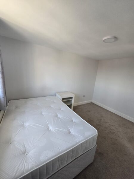 2 Bed Flat, Ilford, IG1