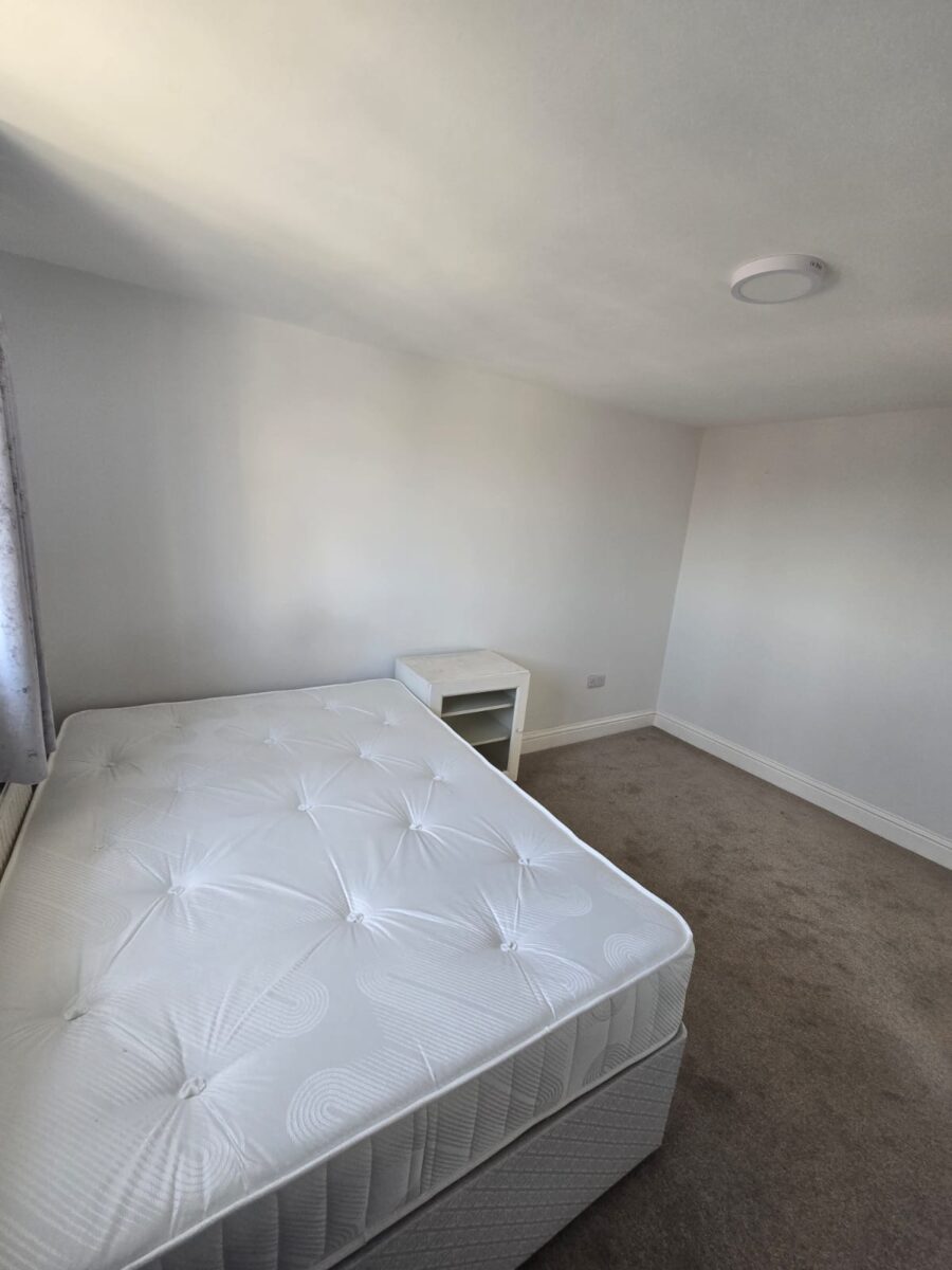 2 Bed Flat, Ilford, IG1