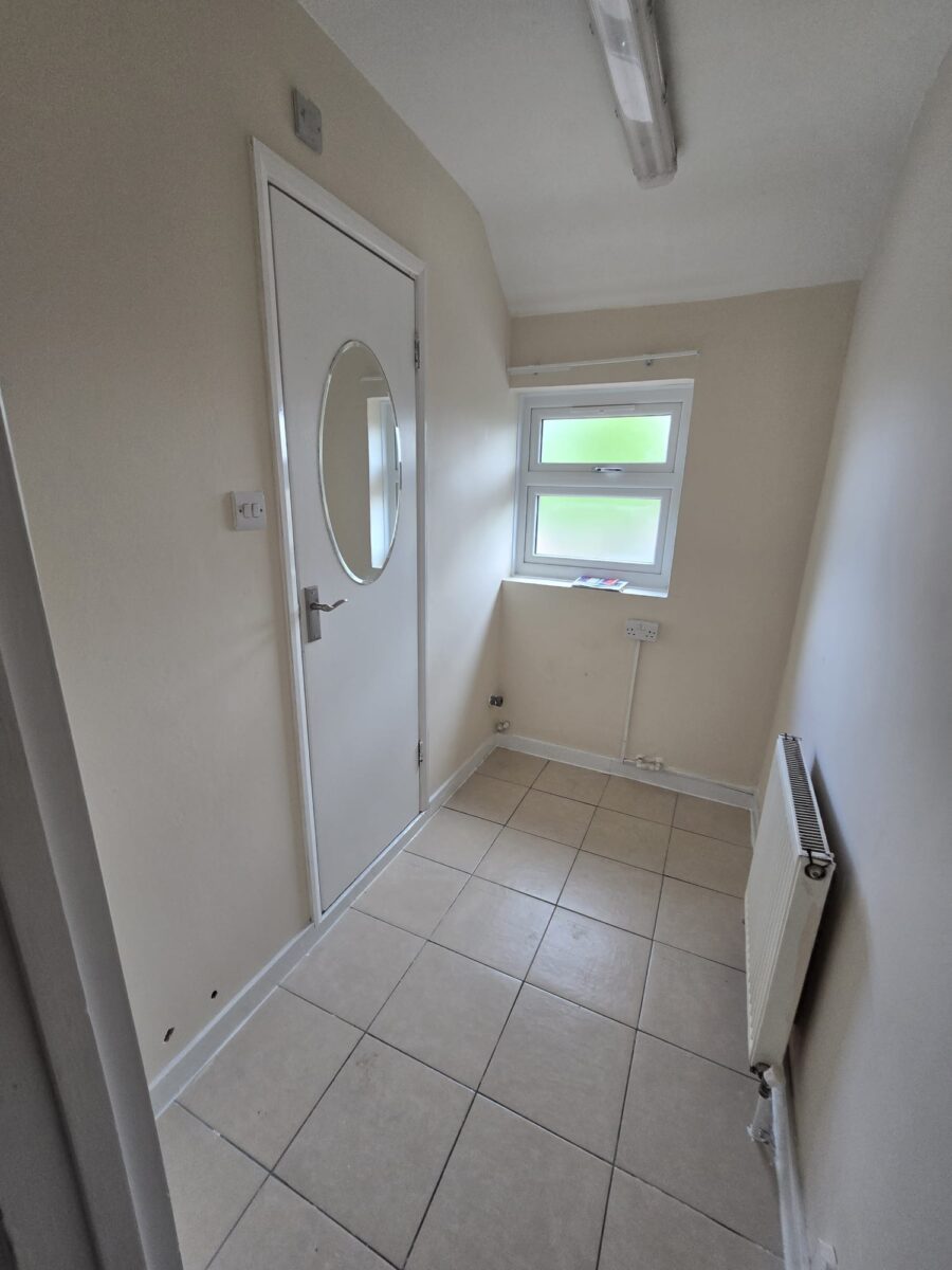 Spacious 3-Bedroom Family Home, IG11