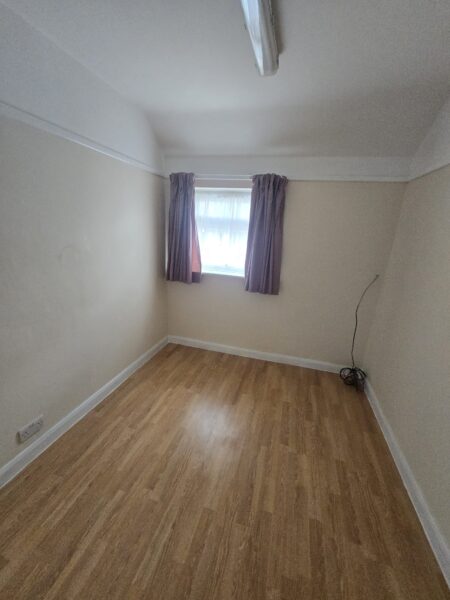 Spacious 3-Bedroom Family Home, IG11