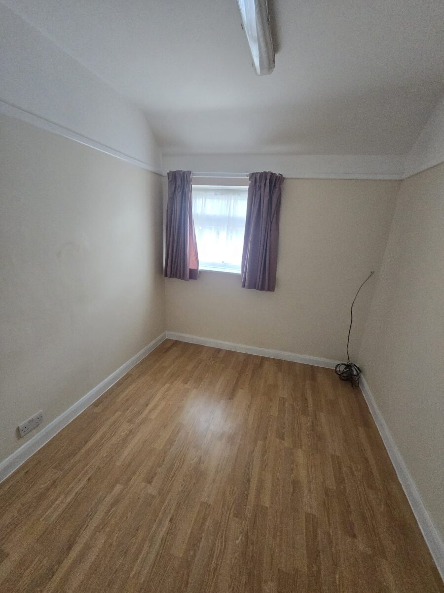 Spacious 3-Bedroom Family Home, IG11