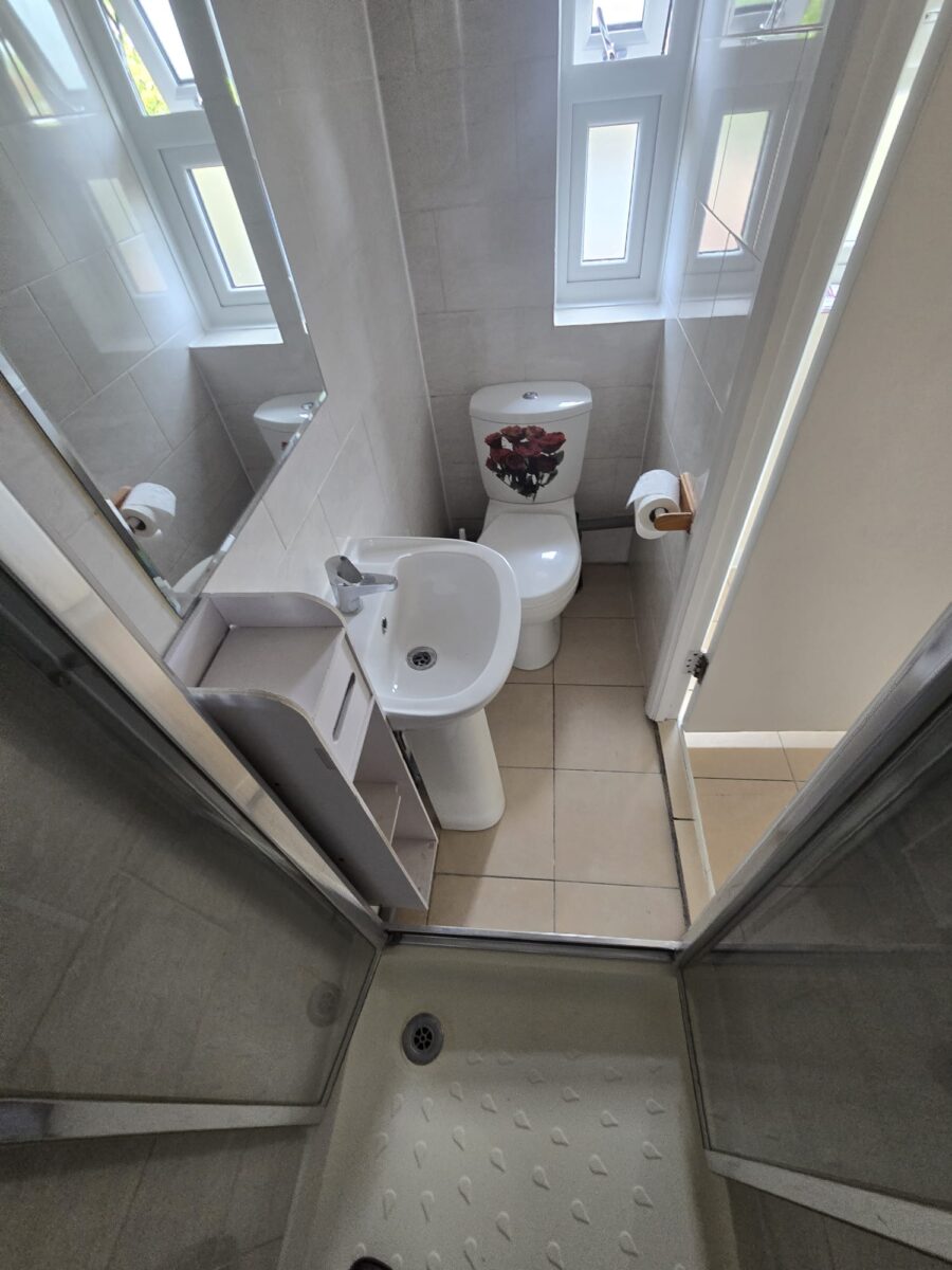 Spacious 3-Bedroom Family Home, IG11