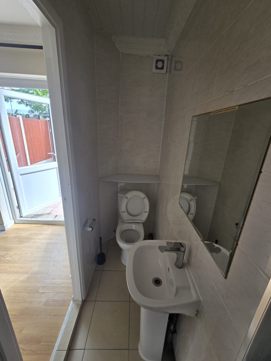 Spacious 3-Bedroom Family Home, IG11