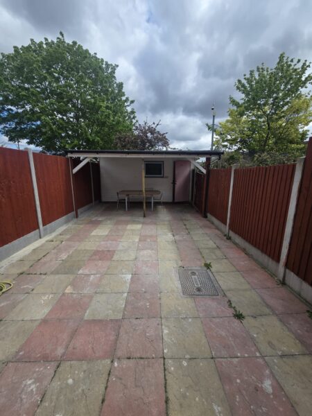 Spacious 3-Bedroom Family Home, IG11