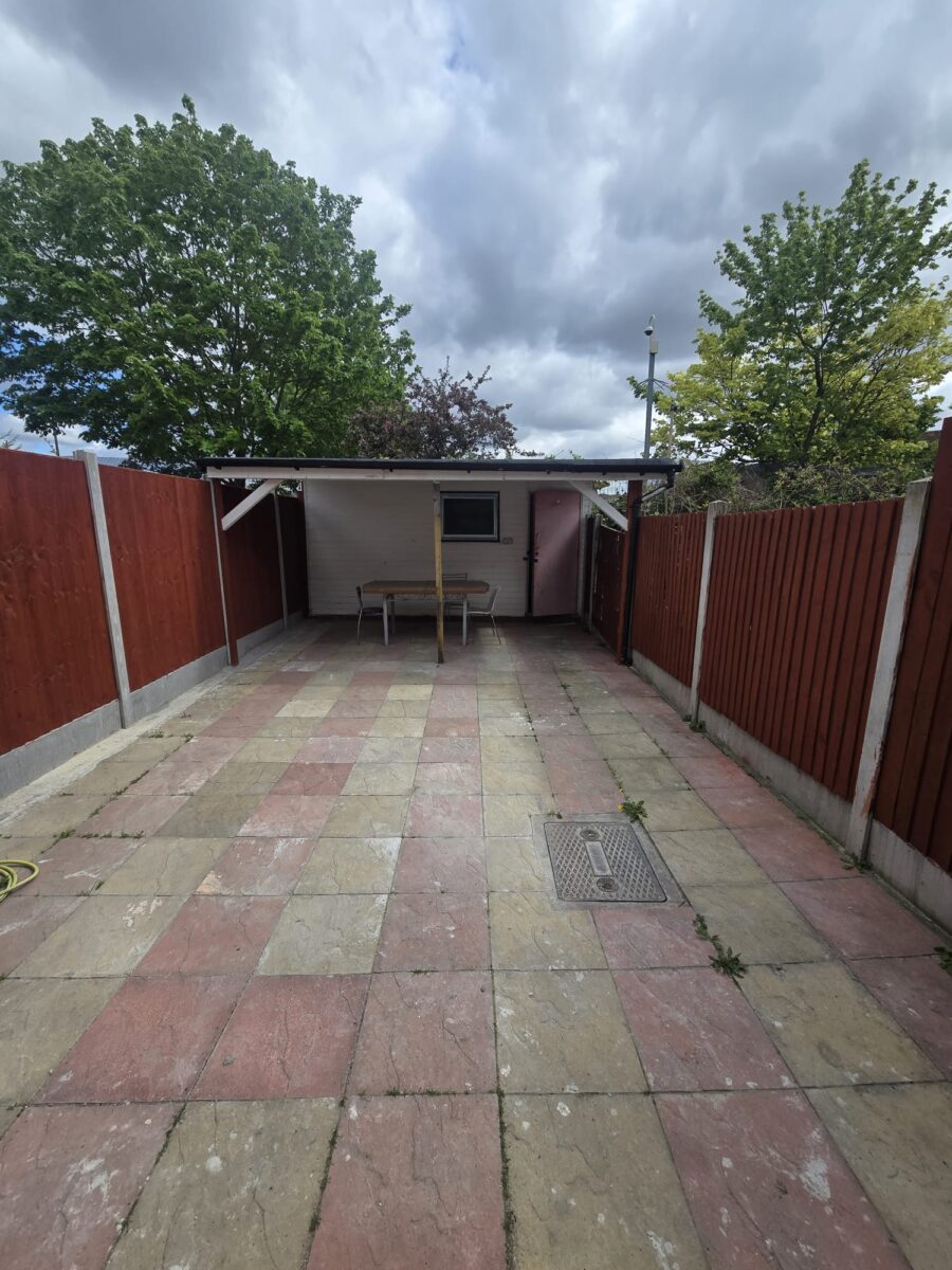Spacious 3-Bedroom Family Home, IG11