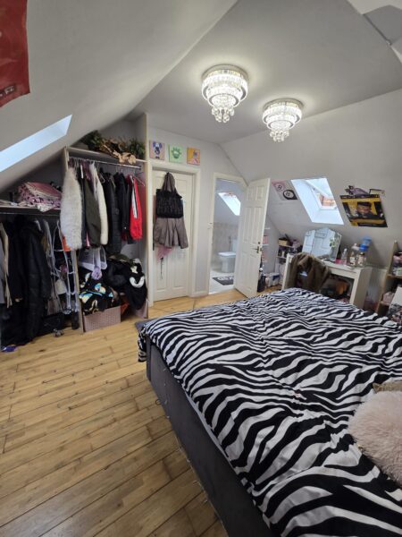 Exceptional 6-Bedroom Detached Bungalow with Large Garden, IG3