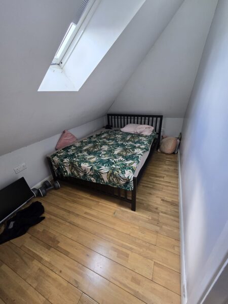 Exceptional 6-Bedroom Detached Bungalow with Large Garden, IG3